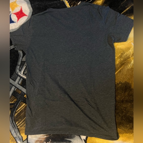 Shirt - Picture 3 of 4